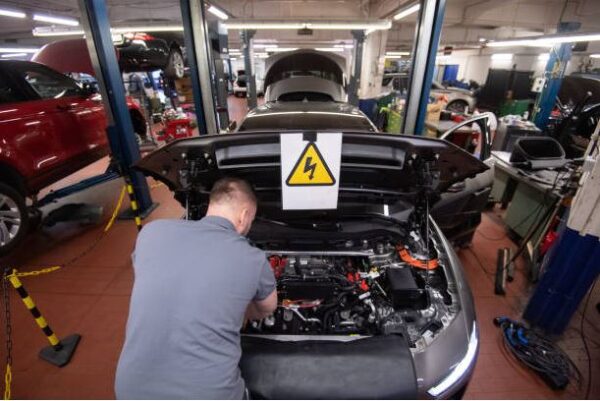 AURETH 101- Depower and Reinitialise Battery Electric Vehicles AS 5732